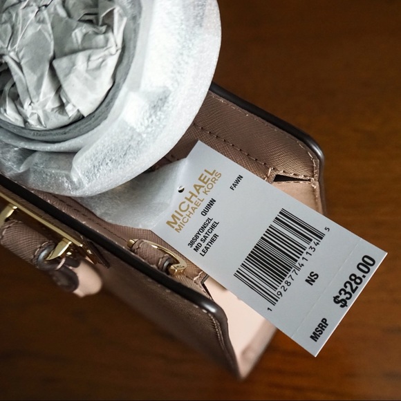 SOLD Michael Kors Quinn Saffiano Satchel - Picture 4 of 4